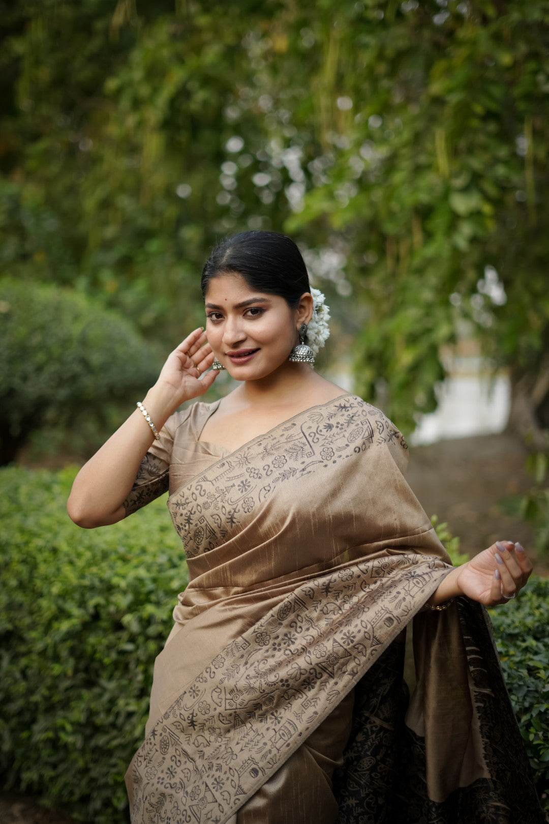 Cream Handloom Raw Silk Saree With Contrast Weaving Work