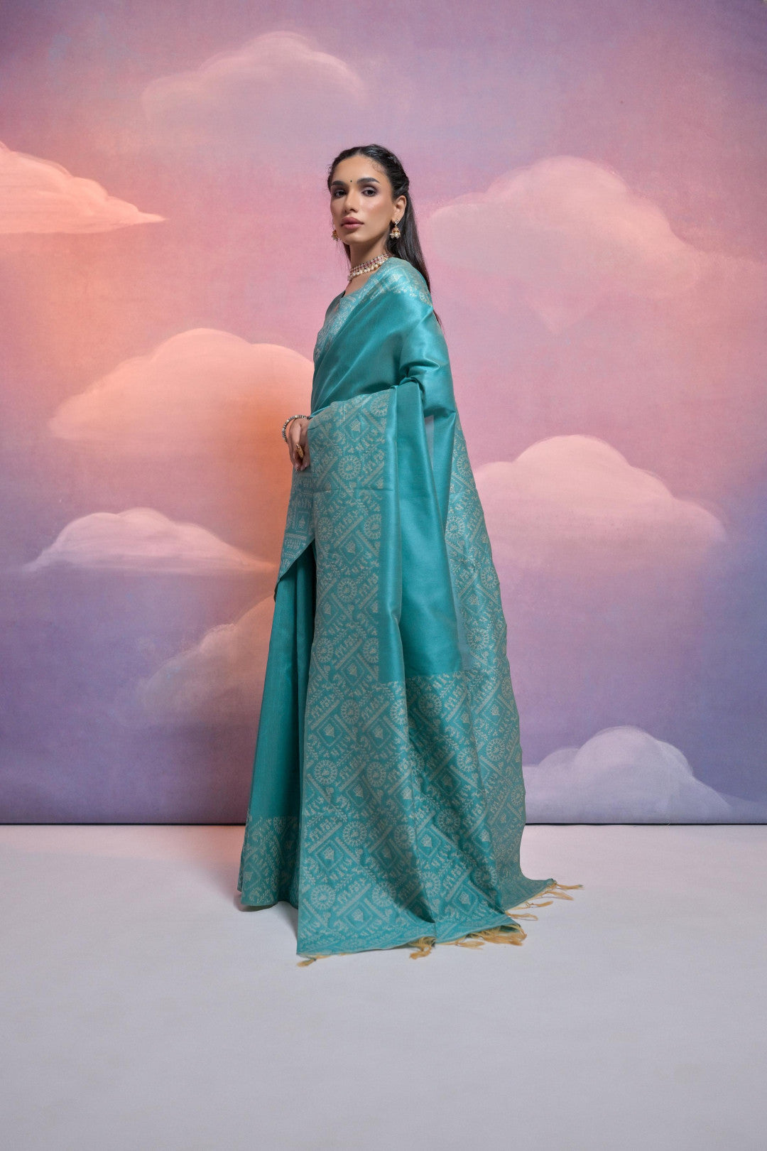 Firoji Color Handloom Raw Silk Saree With Contrast Weaving Work