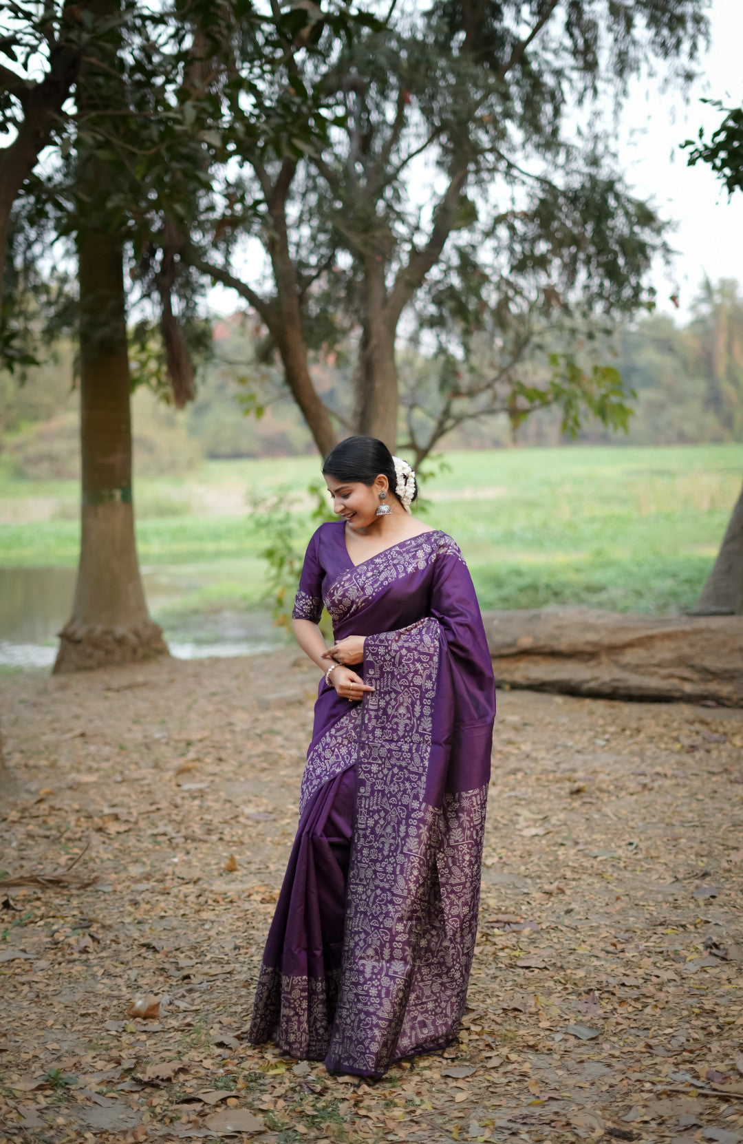 Magenta Handloom Raw Silk Saree With Contrast Weaving Work