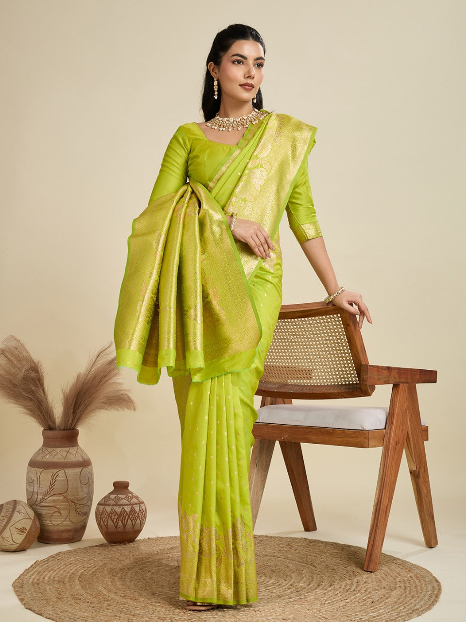 Parrot Green Kanjivaram Silk Saree With Zari Weaving Border & Designer Rich Pallu