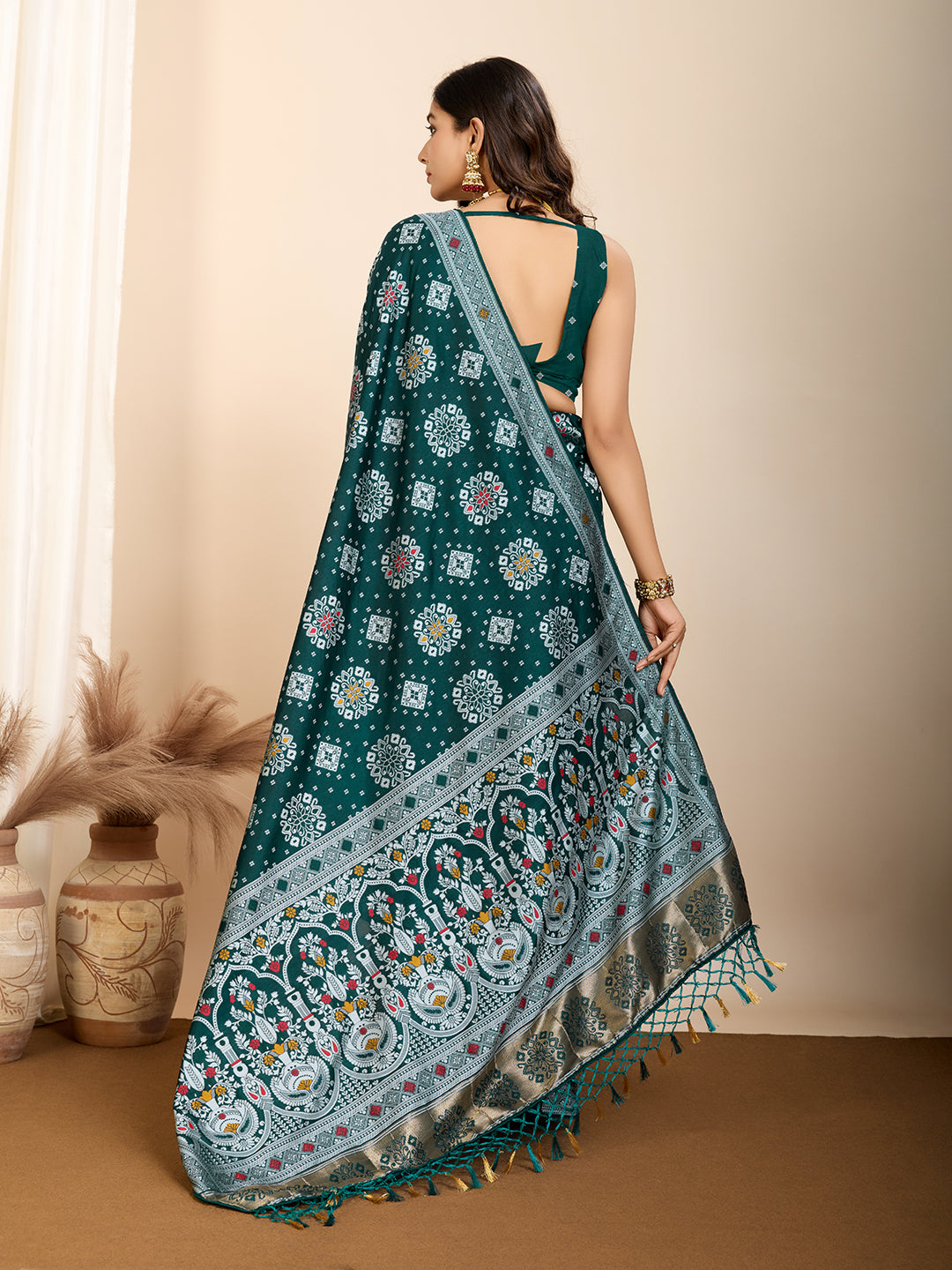 Green Traditional Muslin Dola Silk Saree With Meenakari Zari Weaving Work
