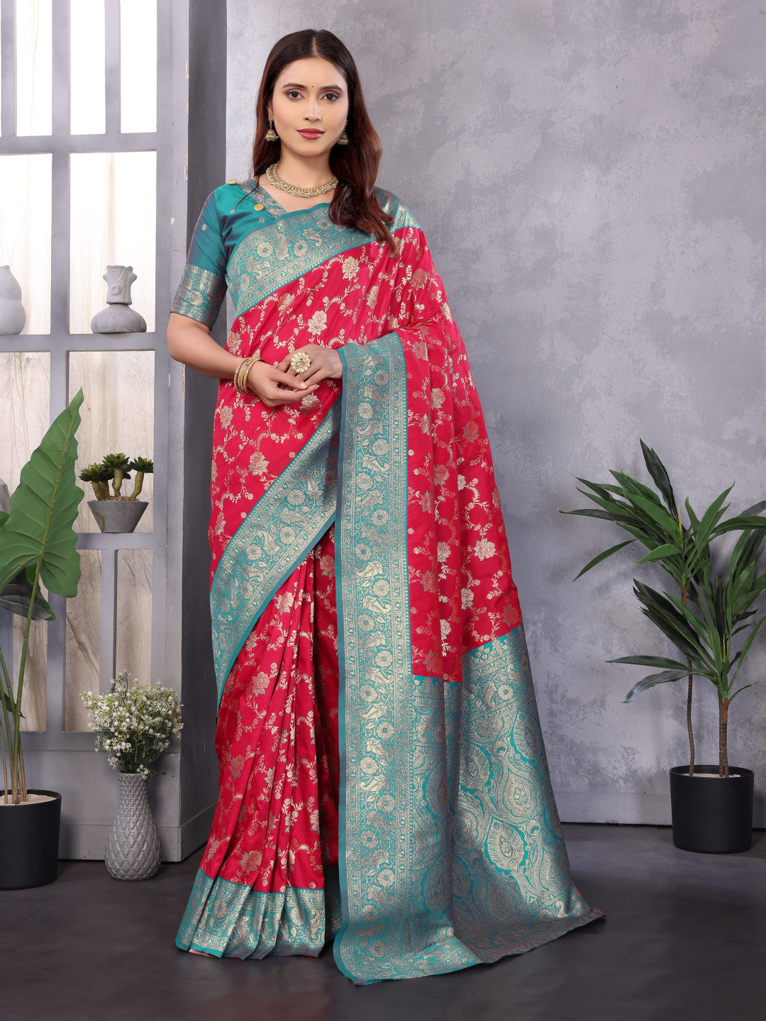 Red Premium Banarasi Silk Saree With Zari Weaving Work