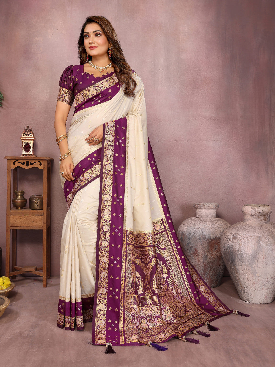 Off White Traditional Banarasi Silk Saree With Zari Weaving Work