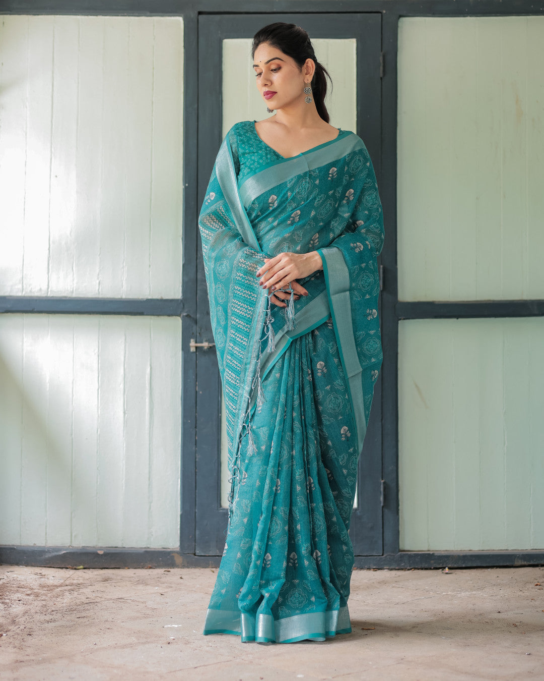 Rama Green Soft Linen Cotton Saree With Digital Printed Work