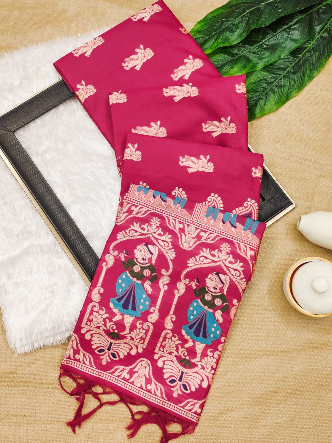 Pink Traditional Handloom Raw Silk Saree With Woven Design