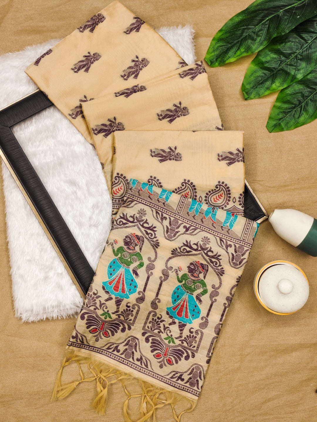 Cream Traditional Handloom Raw Silk Saree With Woven Design