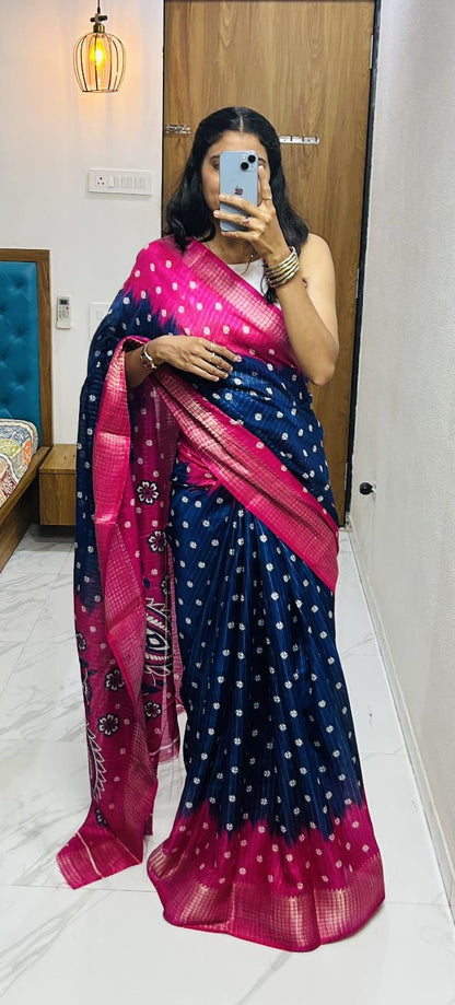 Bandhej Printed Dola Silk Saree With Kalamkari Printed Pallu
