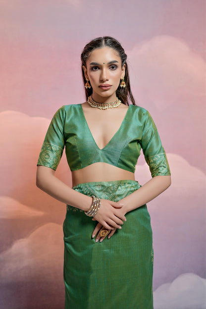 Light Green Color Handloom Raw Silk Saree With Contrast Weaving Work