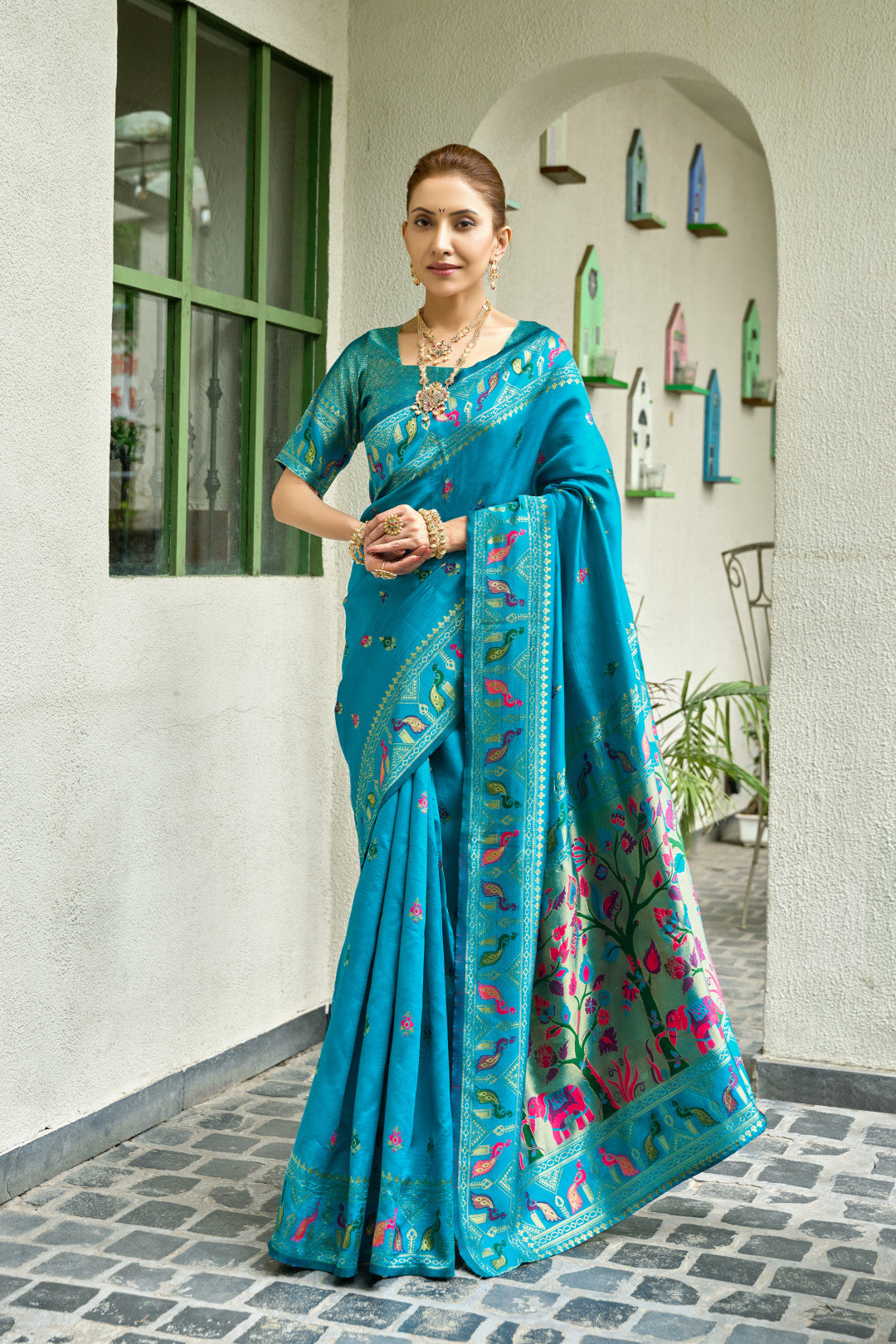 Traditional Firoji Paithani Silk Saree With Zari Weaving Work