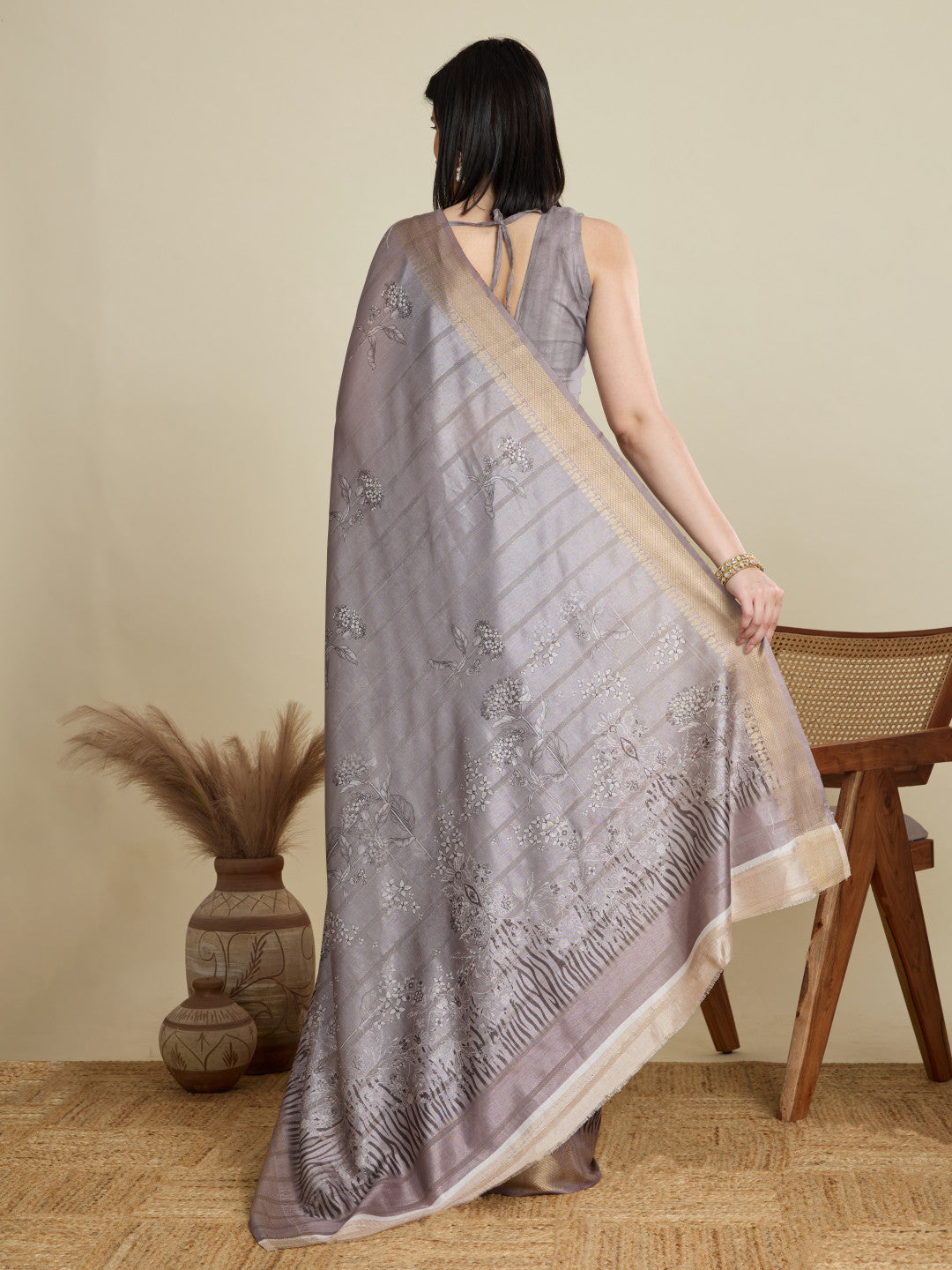 Gray Soft Cotton Saree With Digital Printed Pallu & Zari Border