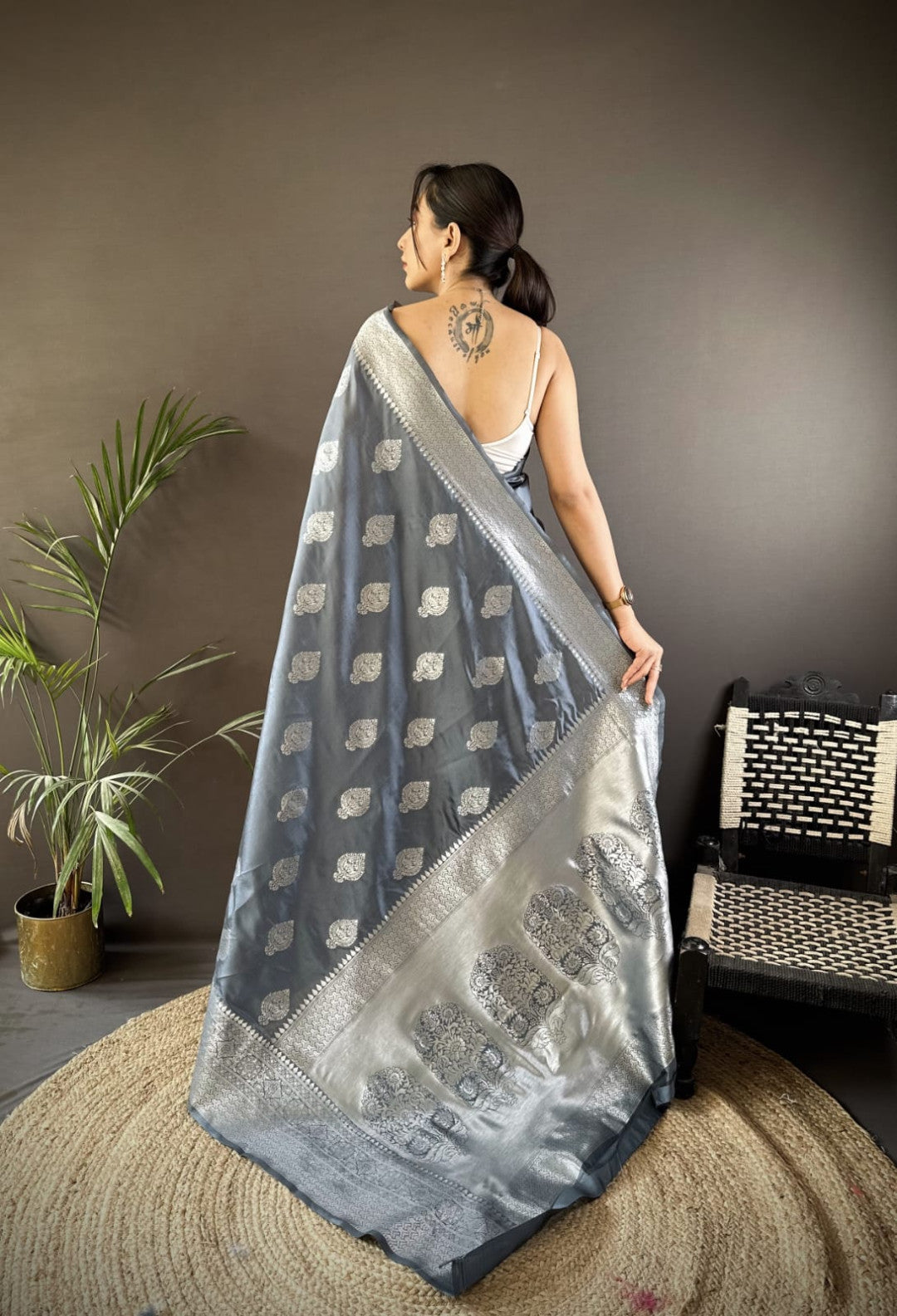Traditional Banarasi Silk Saree With Zari Weaving Work