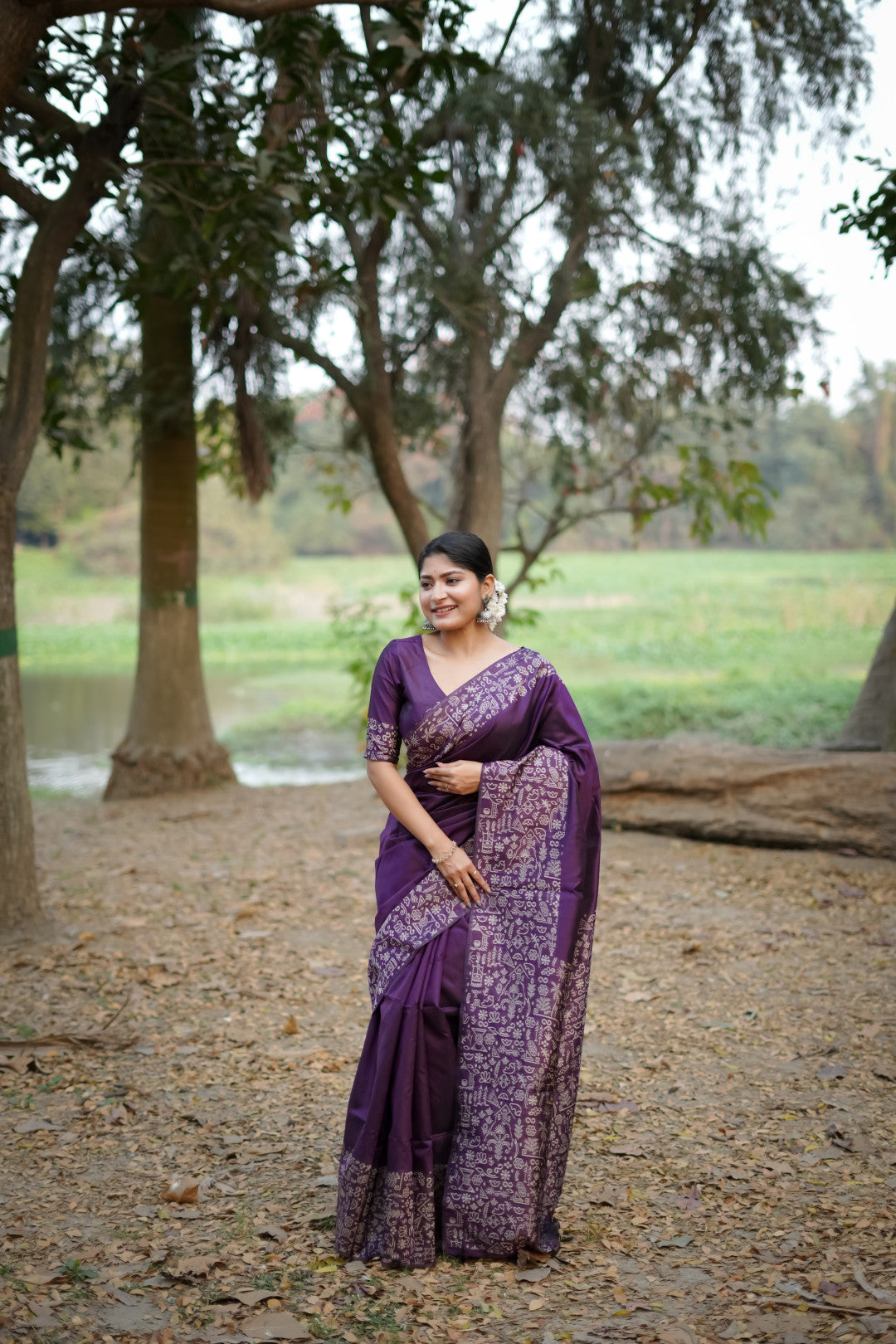 Magenta Handloom Raw Silk Saree With Contrast Weaving Work