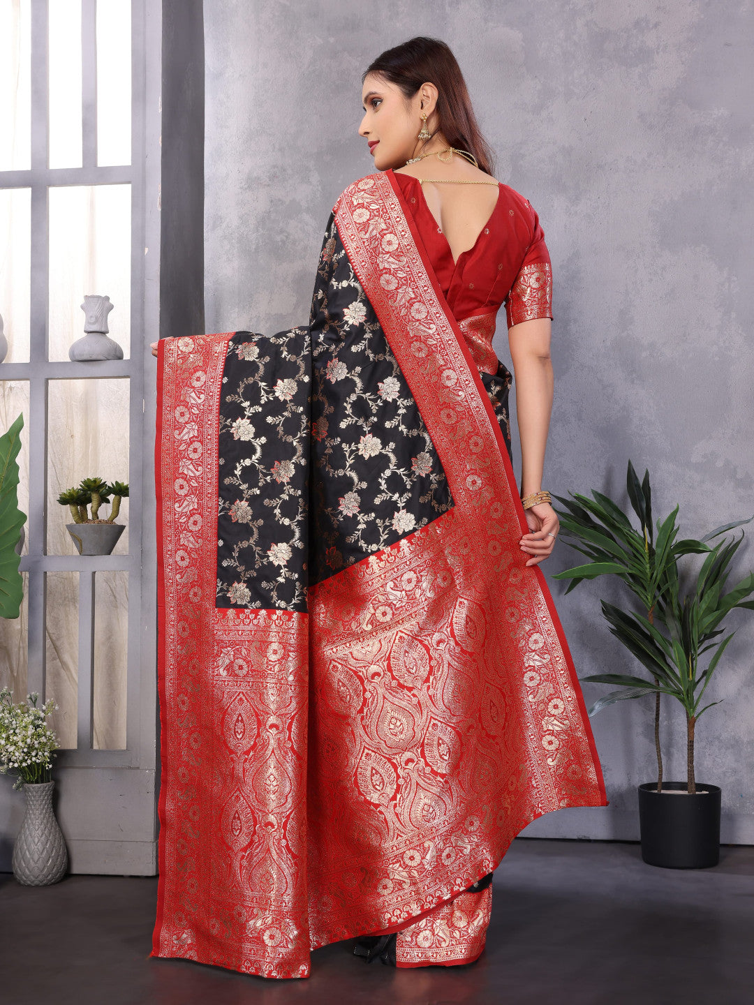 Black Premium Banarasi Silk Saree With Zari Weaving Work