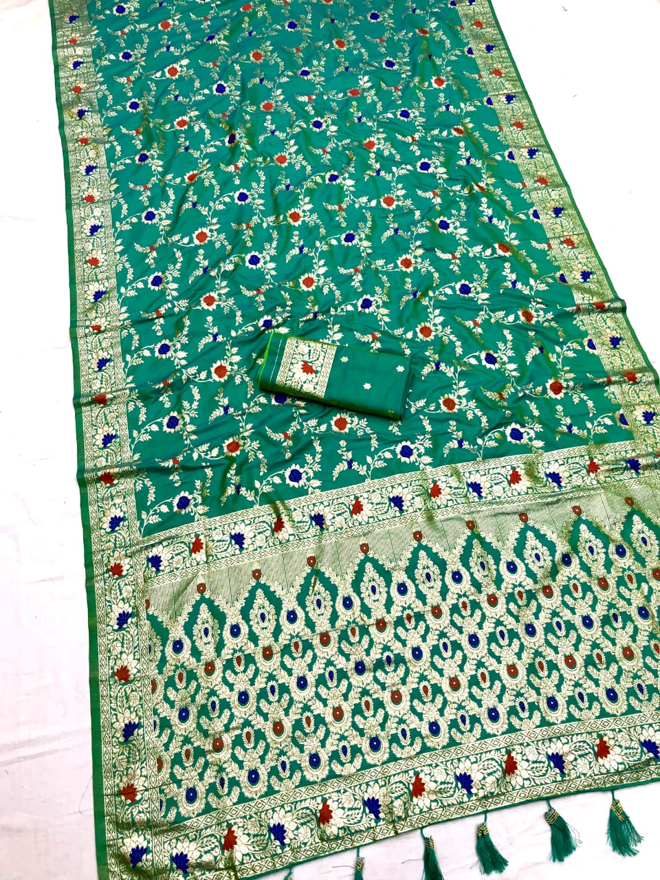 Rama Green Banarasi Silk Saree With Meenakari Zari Weaving Work