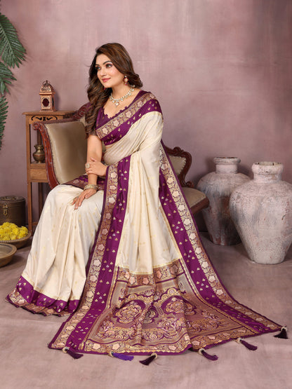 Off White Traditional Banarasi Silk Saree With Zari Weaving Work