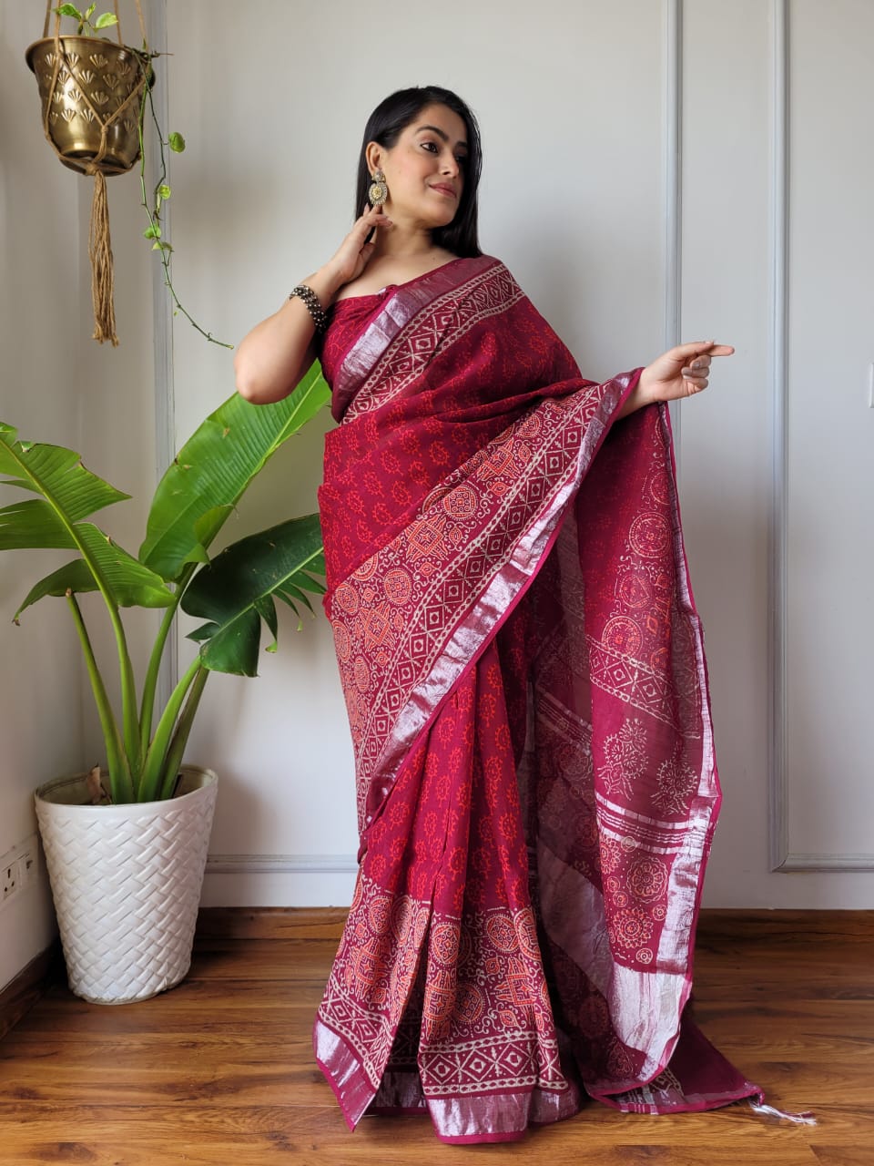 Mix Linen Cotton Saree With Batik Printed Work