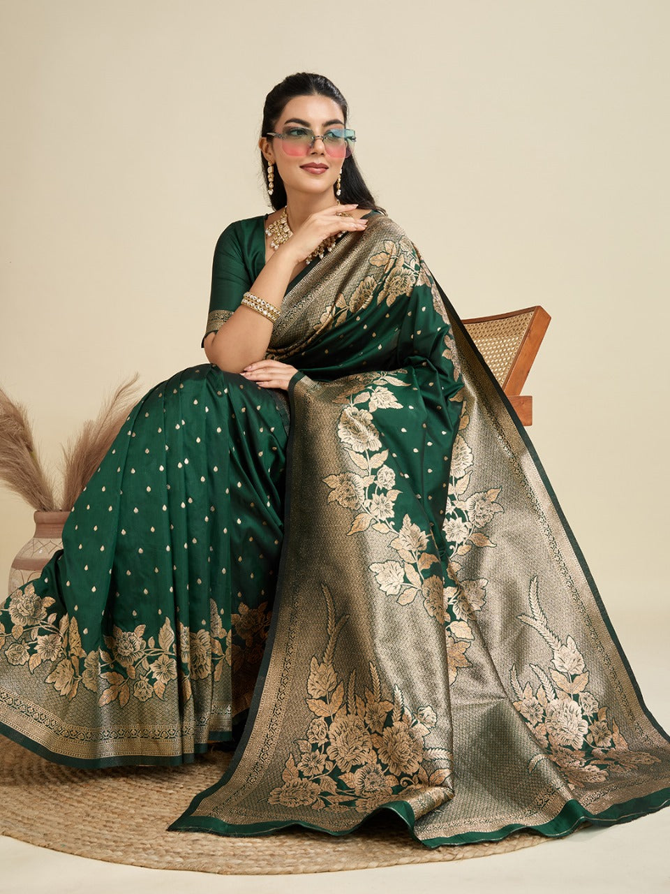 Dark Green Kanjivaram Silk Saree With Zari Weaving Border & Designer Rich Pallu