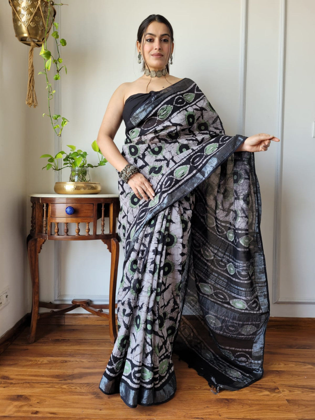 Mix Linen Cotton Saree With Batik Printed Work