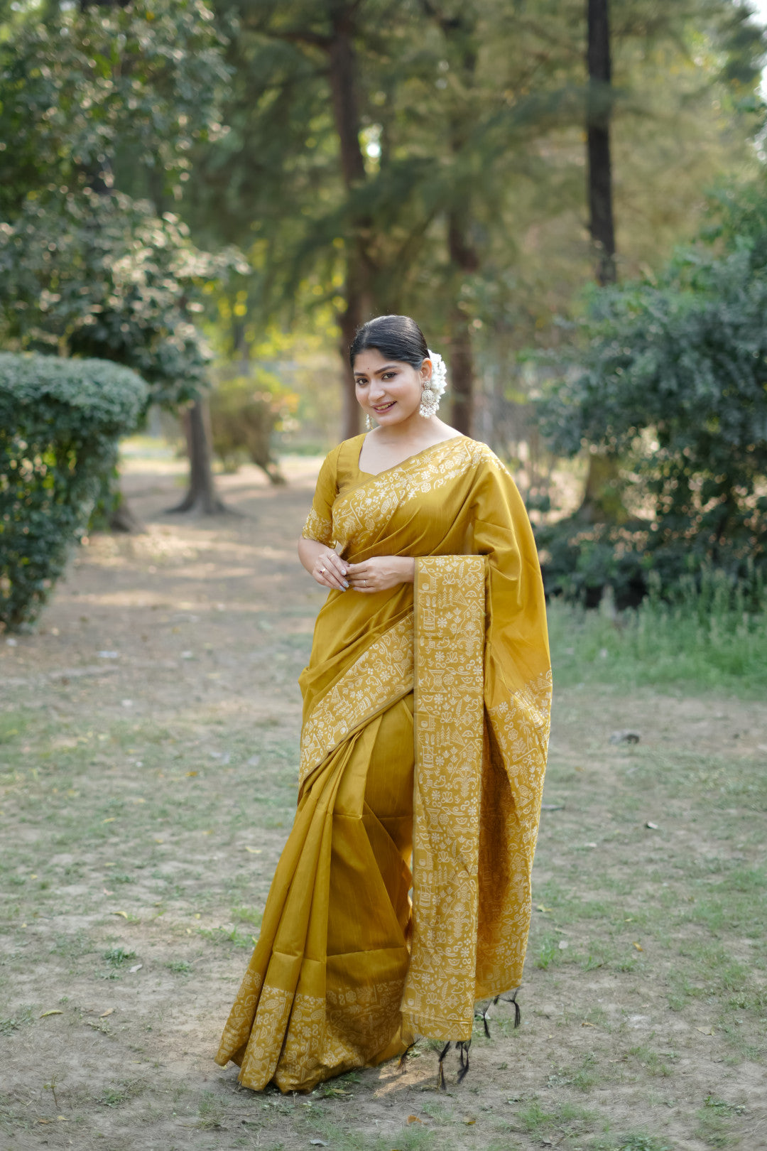 Mustard Yellow Handloom Raw Silk Saree With Contrast Weaving Work