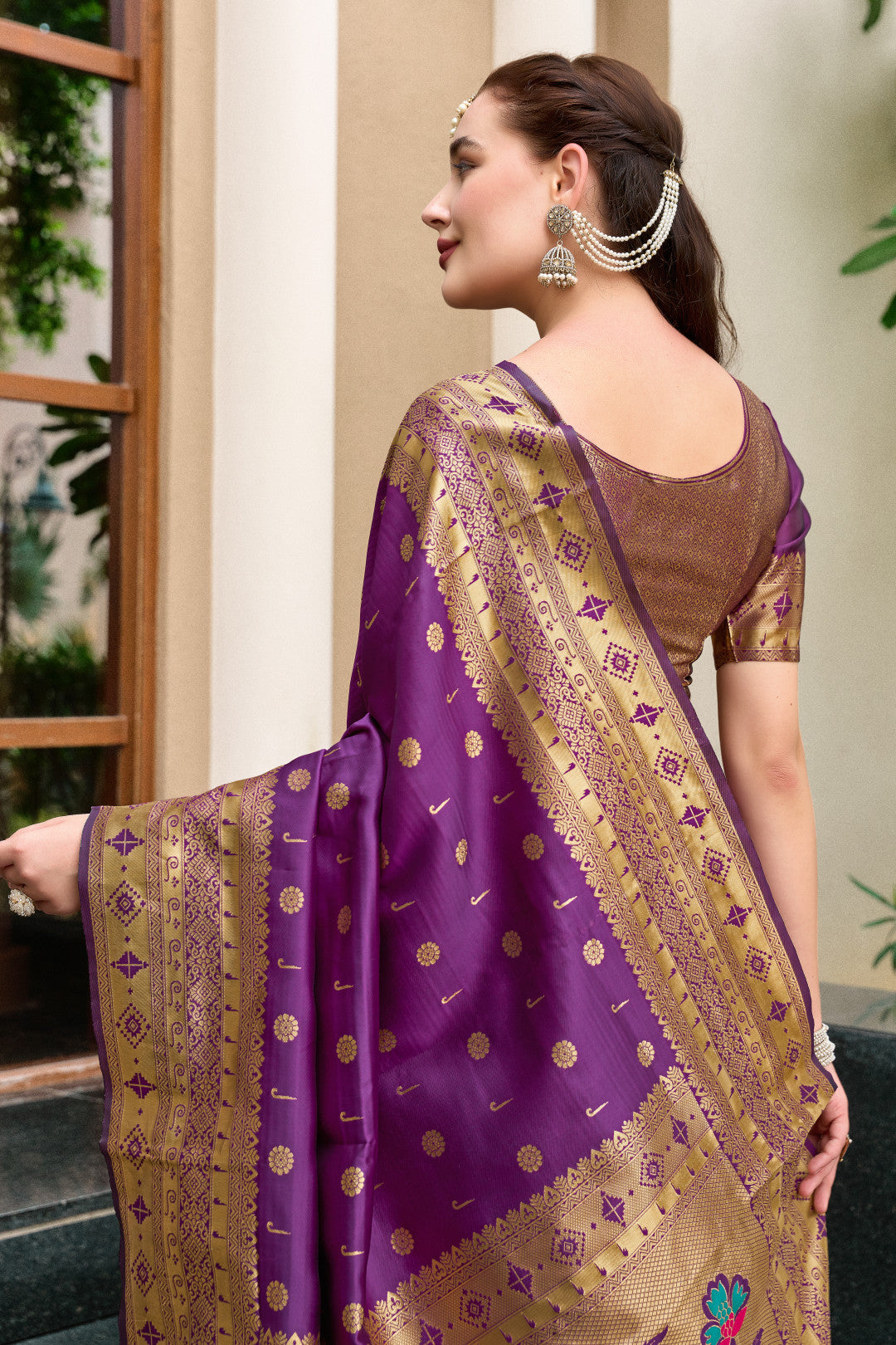 Traditional Magenta Paithani Silk Saree With Zari Weaving Work