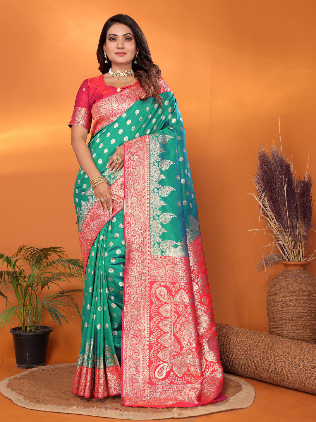 Rama Green Traditional Banarasi Silk Saree With Zari Weaving Work