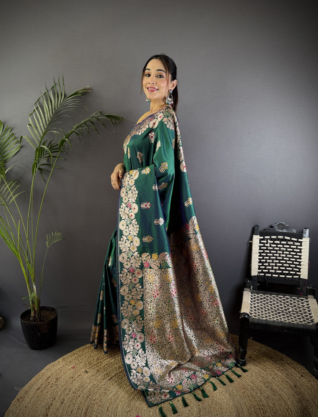 Rama Green Premium Banarasi Silk Saree With Meenakari Zari Weaving Work