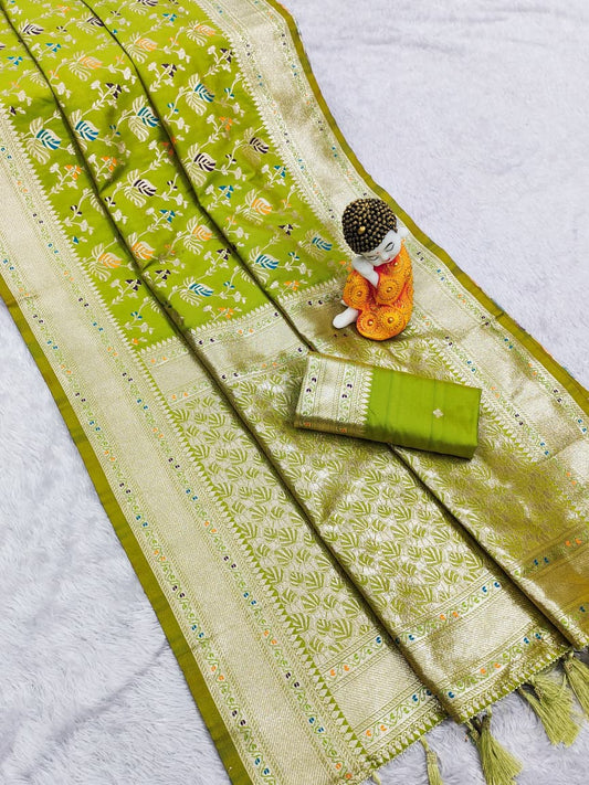 Parrot Green Premium Banarasi Silk Saree With Meenakari Zari Weaving Work