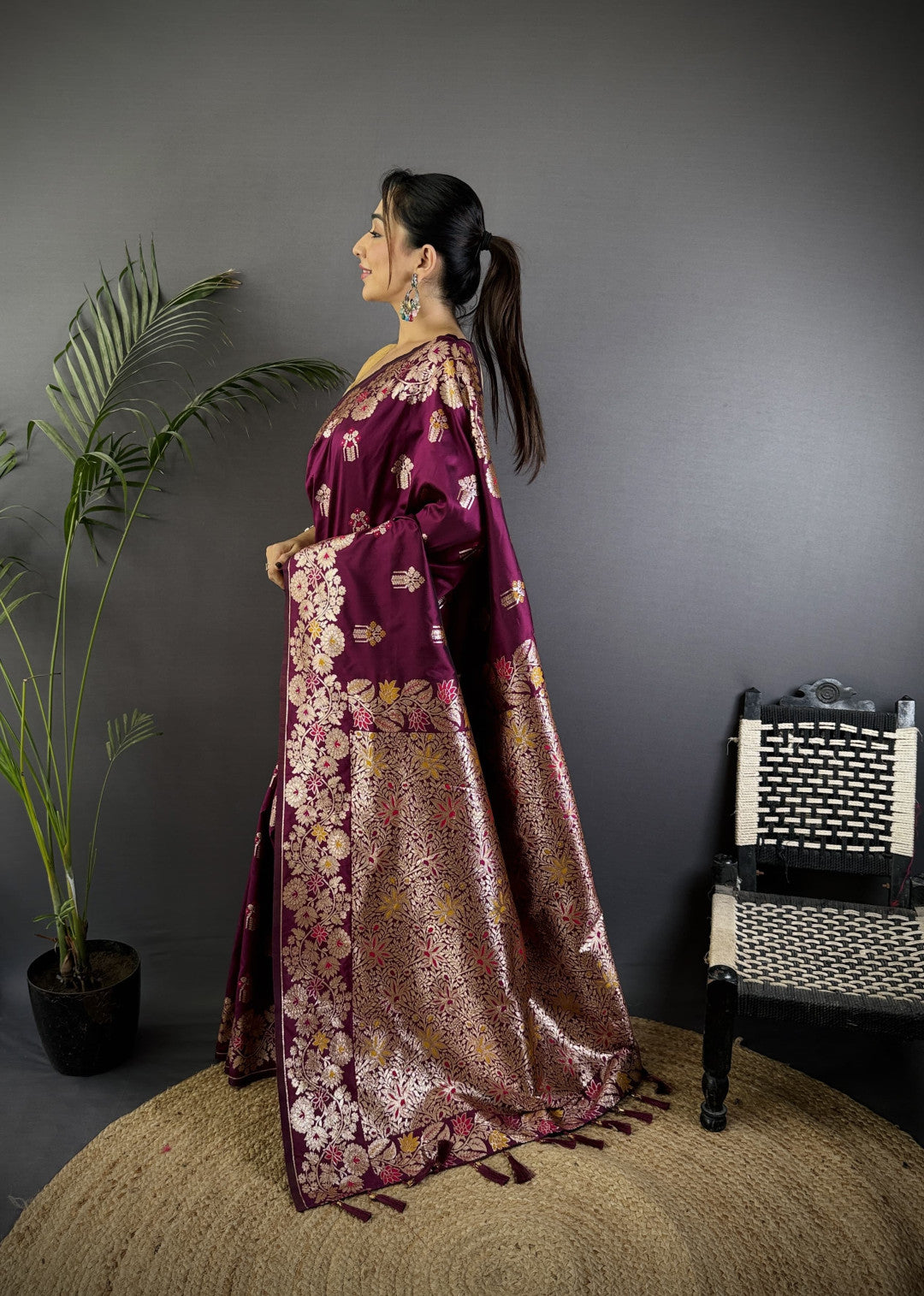 Magenta Premium Banarasi Silk Saree With Meenakari Zari Weaving Work