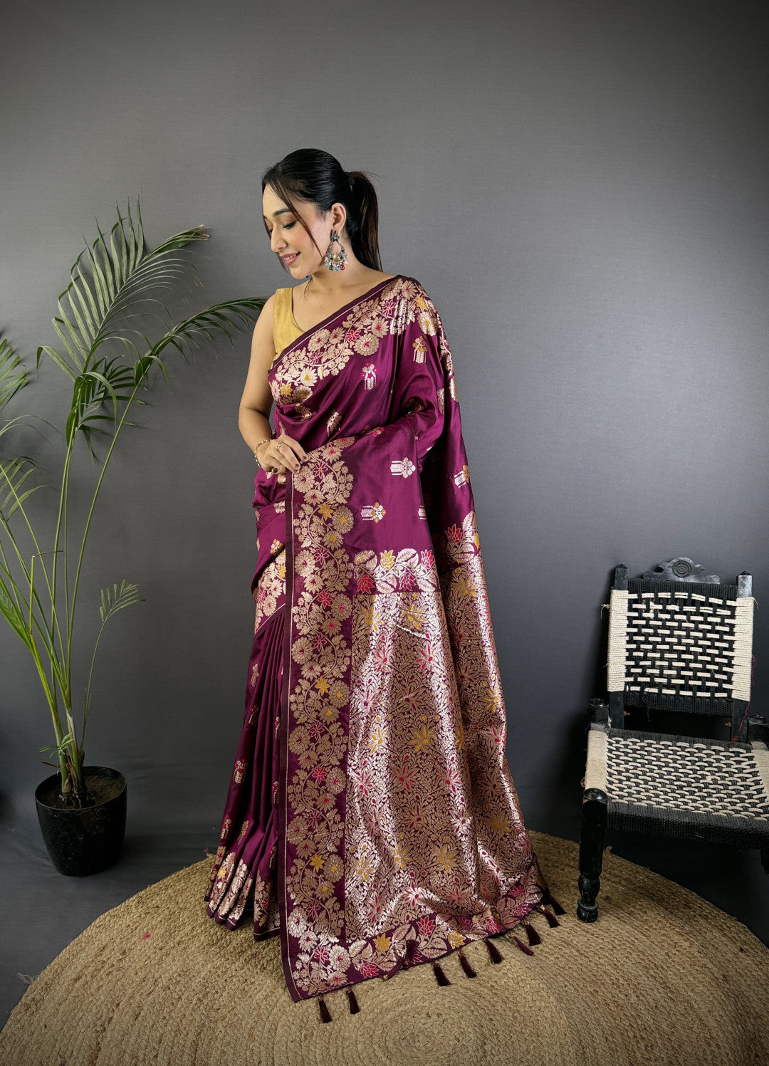 Magenta Premium Banarasi Silk Saree With Meenakari Zari Weaving Work