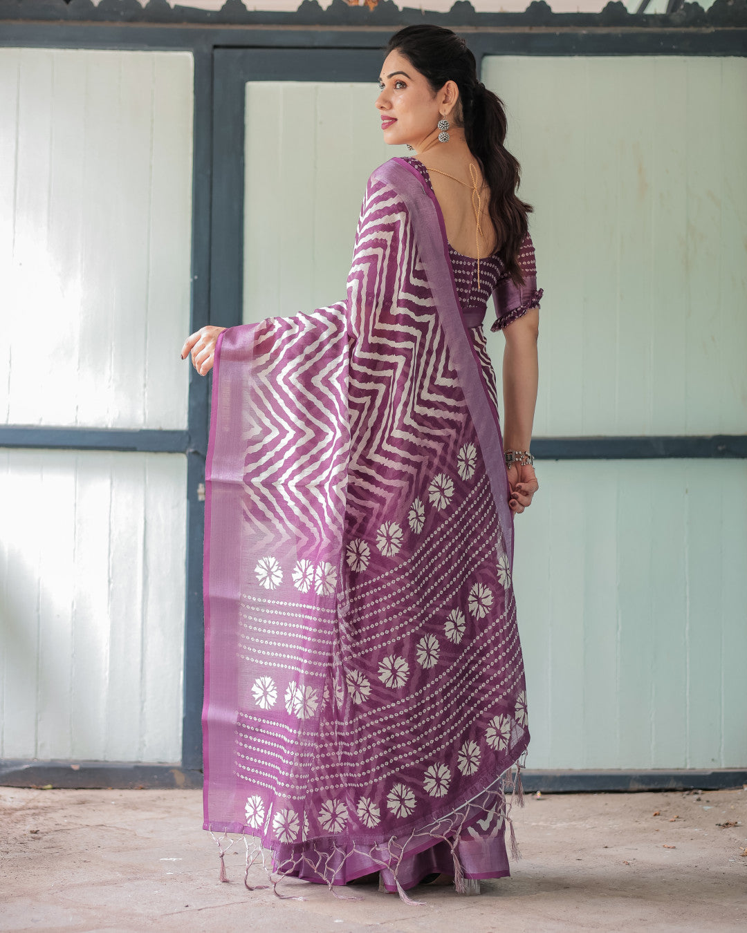 Magenta Soft Linen Cotton Saree With Digital Printed Work