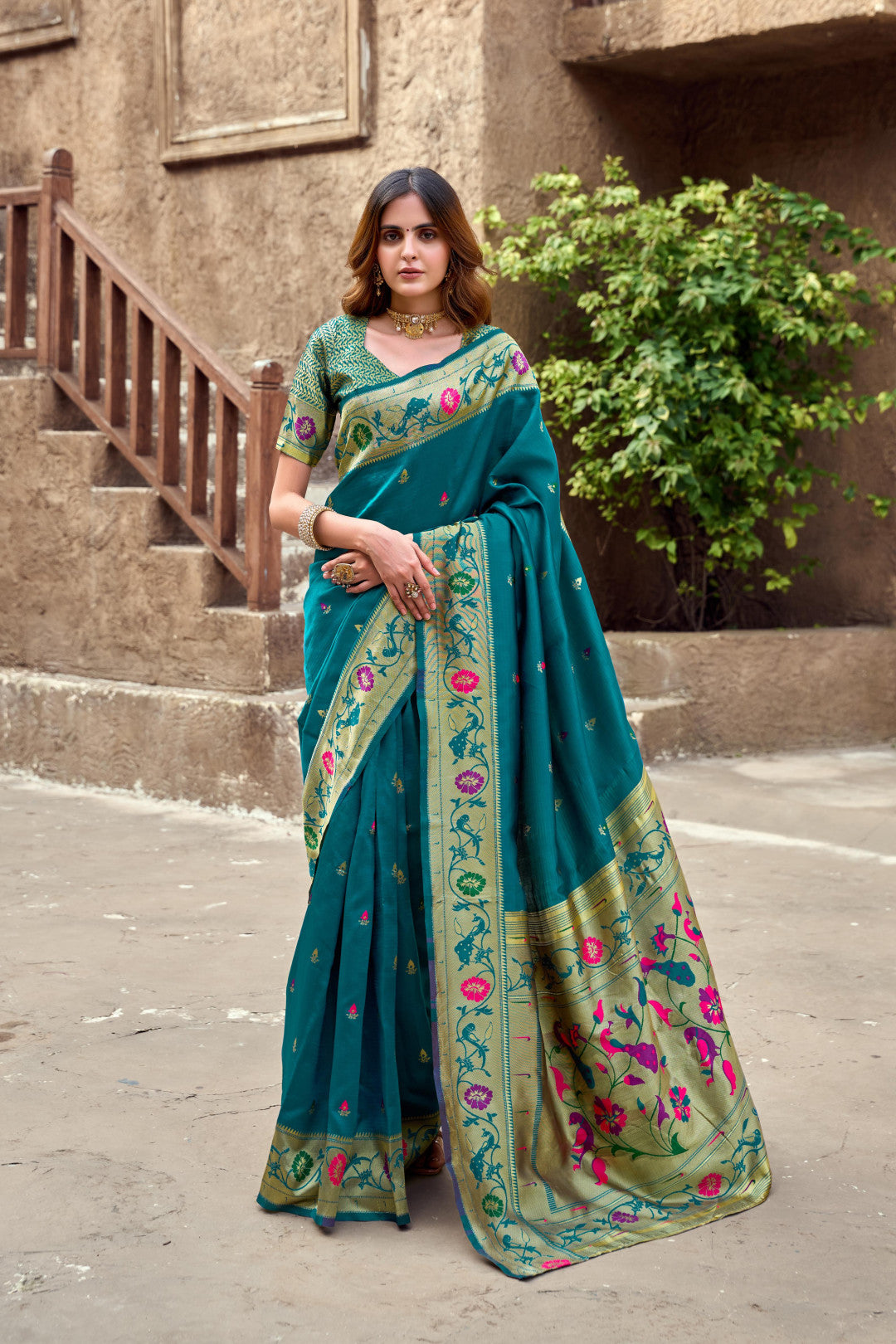 Traditional Firoji Paithani Silk Saree With Zari Weaving Work