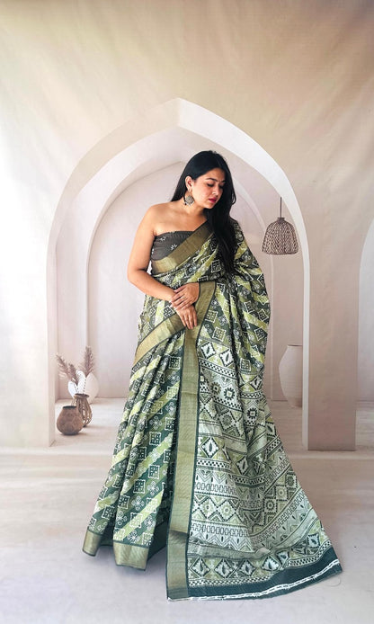 Flowy Dola Silk Saree With Digital Printed Work