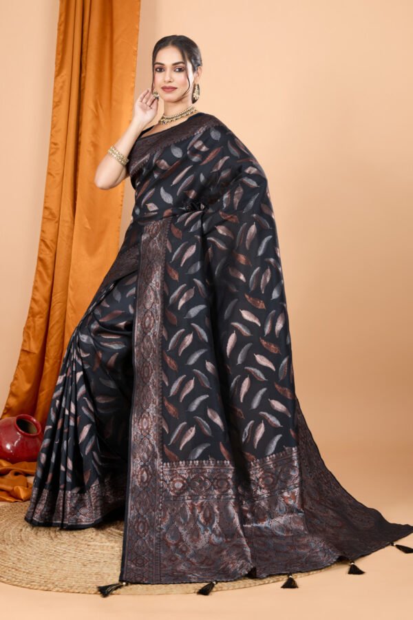 Black Traditional Banarasi Silk Saree With Zari Weaving Work