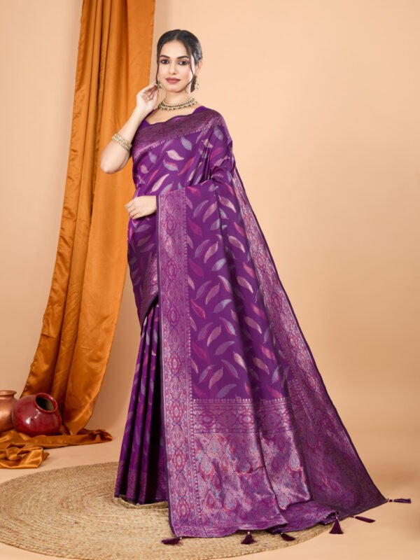 Magenta Traditional Banarasi Silk Saree With Zari Weaving Work - Image 4