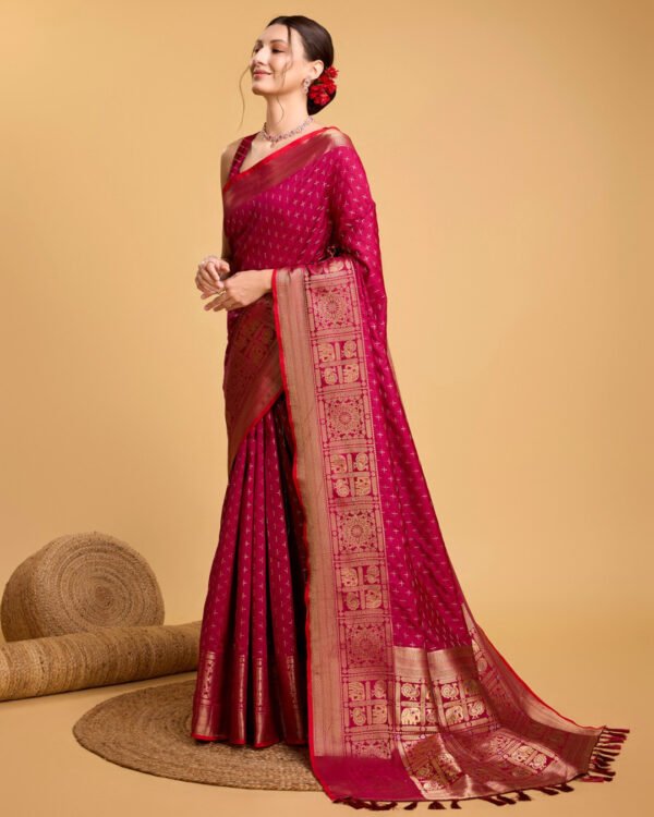 Magenta Color Banarasi Silk Saree With Zari Weaving Work - Image 4