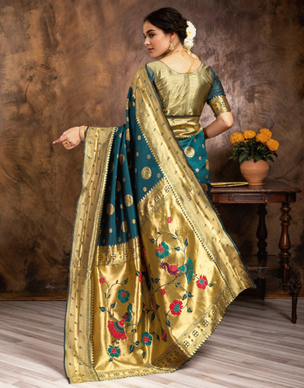 Morpeach Paithani Silk Saree With Zari Weaving Work - Image 4