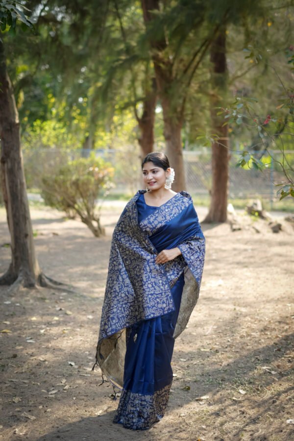 Navy blue handloom raw silk saree with contrast weaving work