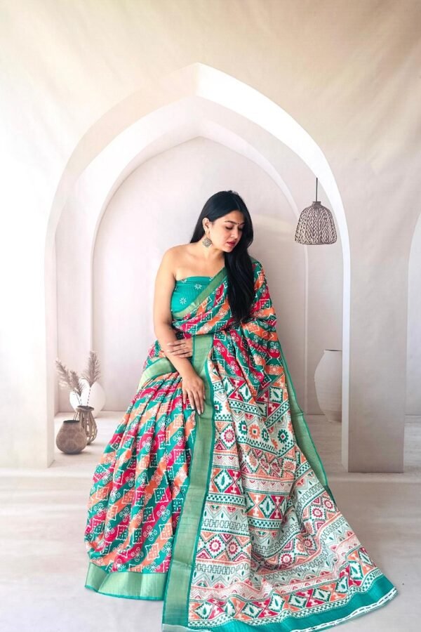Green Flowy Dola Silk Saree With Digital Printed Work