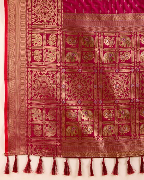 Magenta Color Banarasi Silk Saree With Zari Weaving Work - Image 6