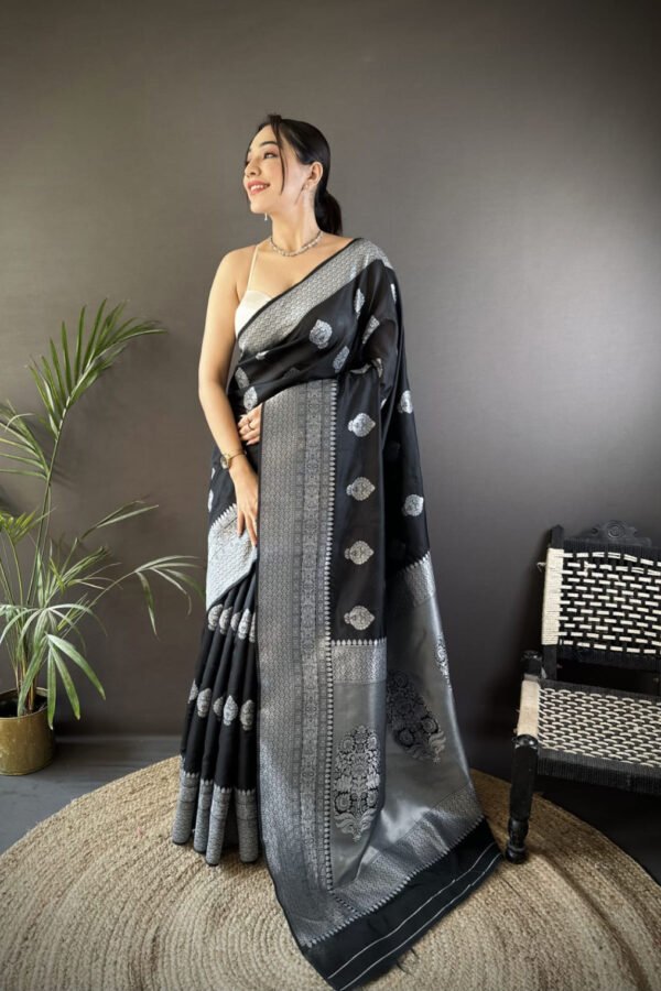 Black Traditional Banarasi Silk Saree With Zari Weaving Work
