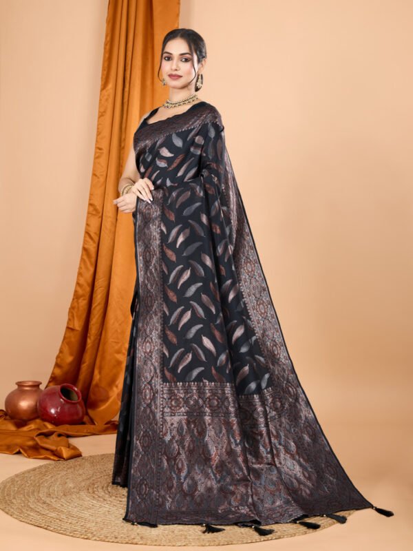 Black Traditional Banarasi Silk Saree With Zari Weaving Work - Image 4