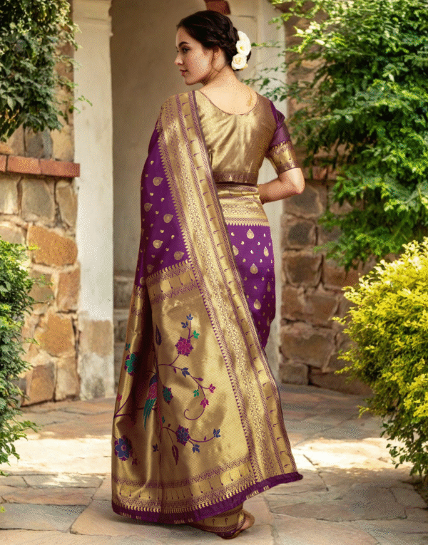 Magenta Paithani Silk Saree With Zari Weaving Work - Image 4